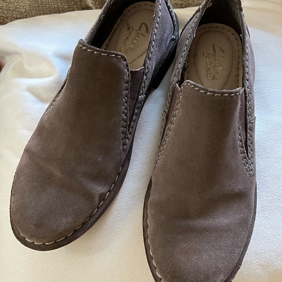 Clark’s  woman’s gray suede slip ons size 7 - Picture 9 of 9